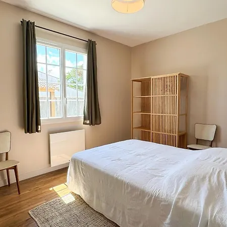 Villa Superbe à Deux Pas Des Commerces Avec Jardin *