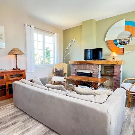 Superbe à Deux Pas Des Commerces Avec Jardin La Couarde-sur-Mer